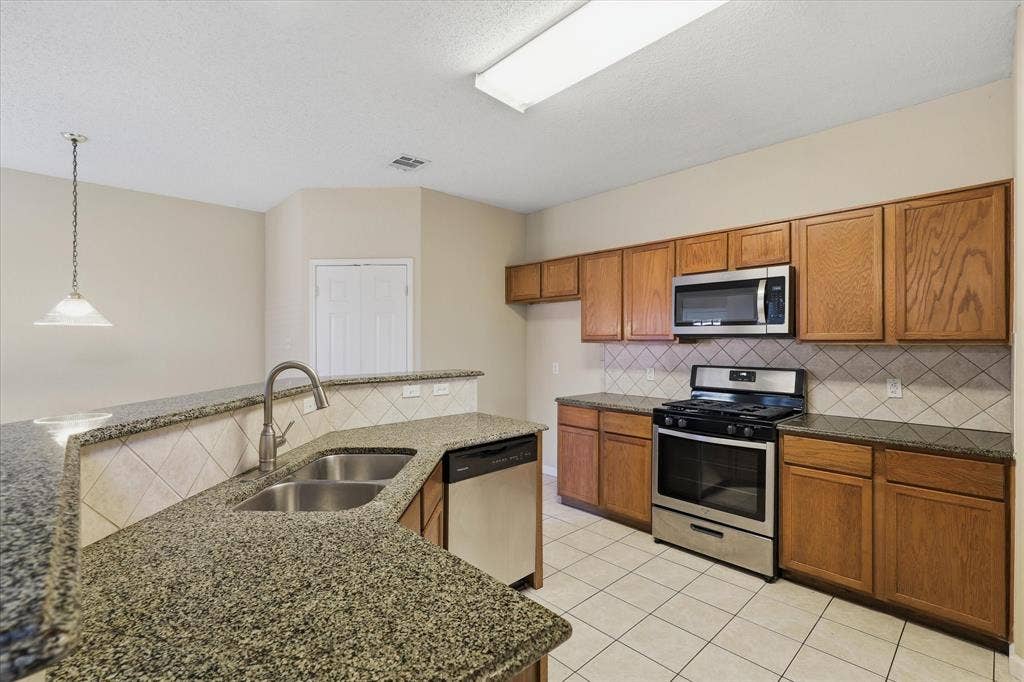1814 Oak Bend Lane, Garland, TX 75040 1814 Oak Bend Lane, Garland, TX 75040