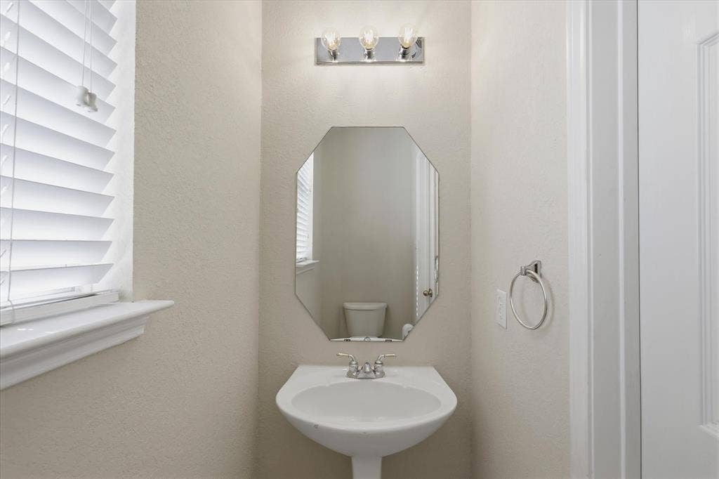 1814 Oak Bend Lane, Garland, TX 75040 1814 Oak Bend Lane, Garland, TX 75040