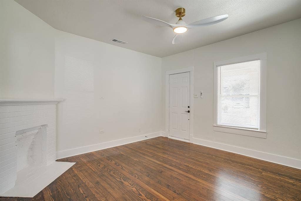 1325 Hurley Avenue, Fort Worth, TX 76104 1325 Hurley Avenue, Fort Worth, TX 76104