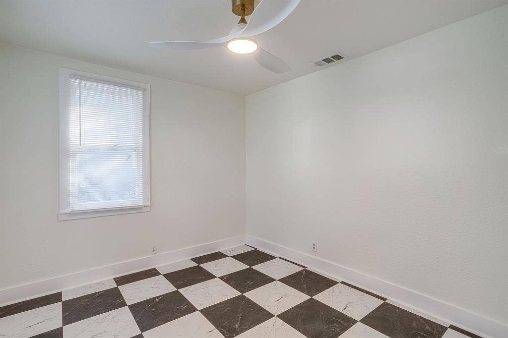 1325 Hurley Avenue, Fort Worth, TX 76104 1325 Hurley Avenue, Fort Worth, TX 76104