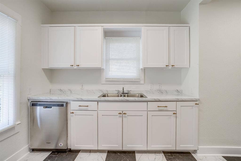 1325 Hurley Avenue, Fort Worth, TX 76104 1325 Hurley Avenue, Fort Worth, TX 76104