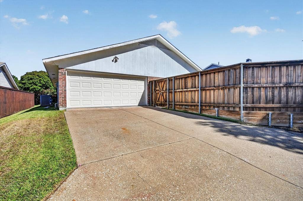 4448 Cleveland Drive, Plano, TX 75093 4448 Cleveland Drive, Plano, TX 75093