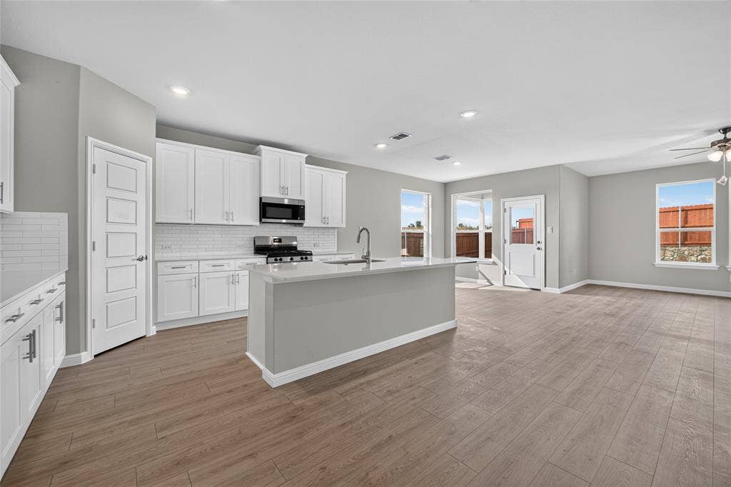 700 CELESTIAL Way, Fort Worth, TX 76008