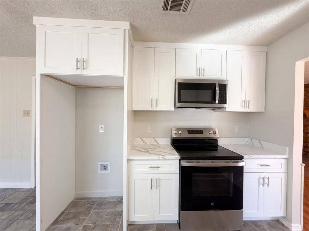 15830 Hilltop Drive, Kemp, TX 75143 15830 Hilltop Drive, Kemp, TX 75143