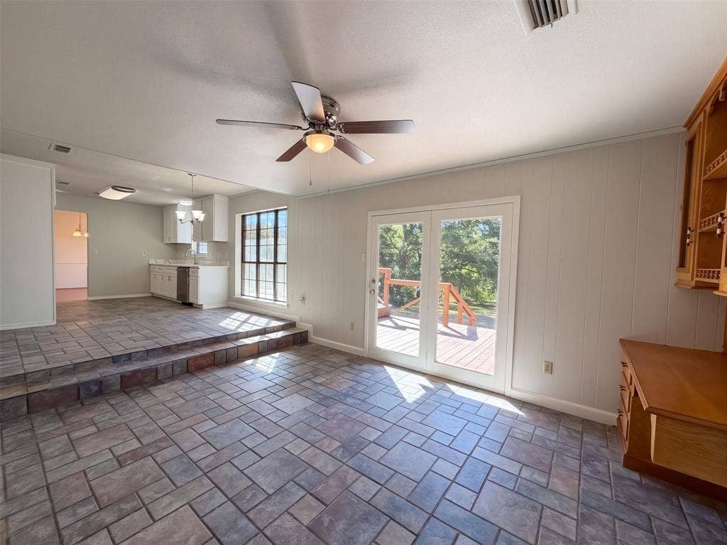 15830 Hilltop Drive, Kemp, TX 75143 15830 Hilltop Drive, Kemp, TX 75143