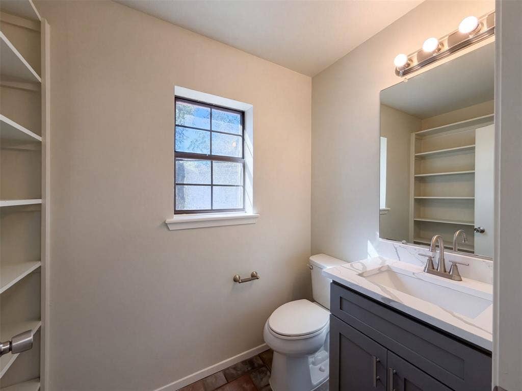 15830 Hilltop Drive, Kemp, TX 75143 15830 Hilltop Drive, Kemp, TX 75143