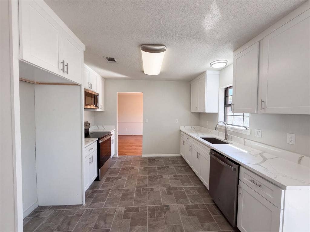 15830 Hilltop Drive, Kemp, TX 75143 15830 Hilltop Drive, Kemp, TX 75143