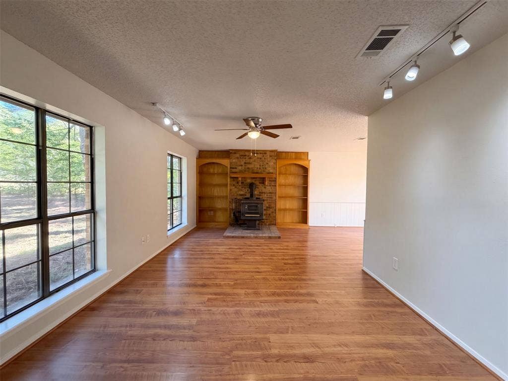 15830 Hilltop Drive, Kemp, TX 75143 15830 Hilltop Drive, Kemp, TX 75143