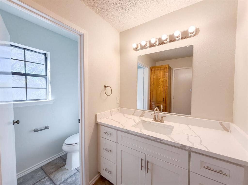 15830 Hilltop Drive, Kemp, TX 75143 15830 Hilltop Drive, Kemp, TX 75143