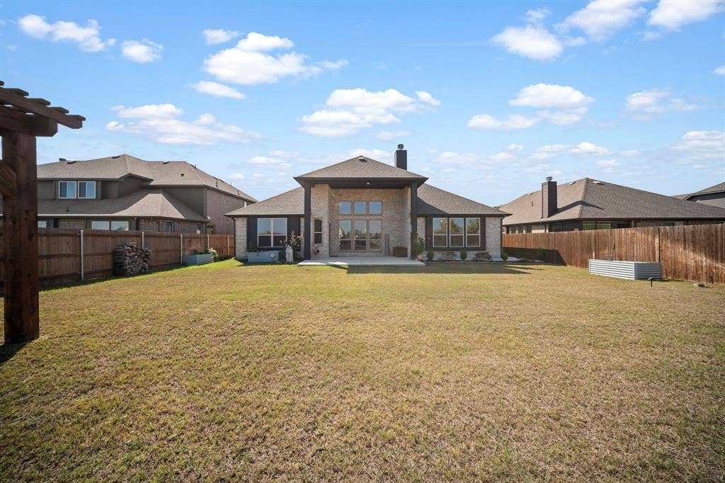 645 Winters Drive, Waxahachie, TX 75165 645 Winters Drive, Waxahachie, TX 75165