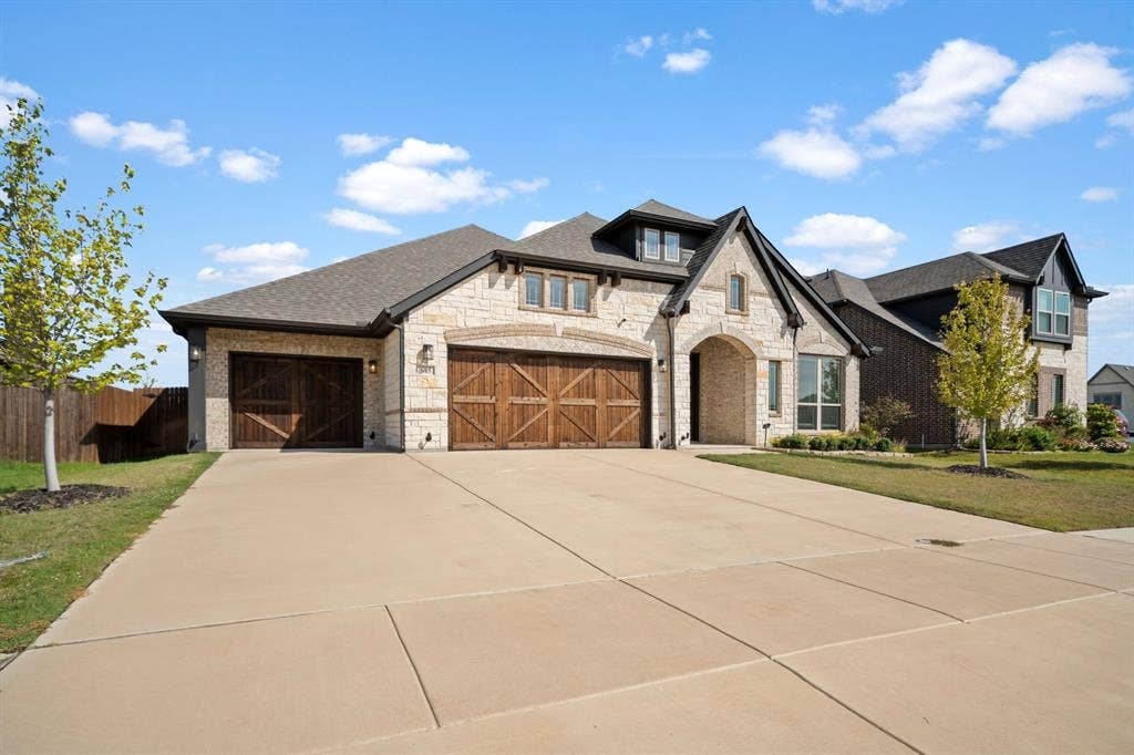 645 Winters Drive, Waxahachie, TX 75165 645 Winters Drive, Waxahachie, TX 75165