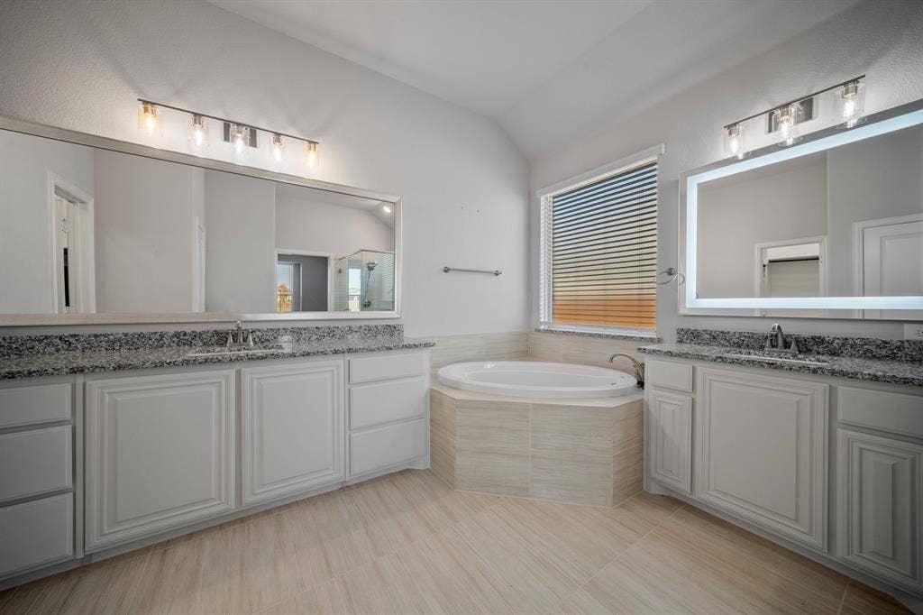 645 Winters Drive, Waxahachie, TX 75165 645 Winters Drive, Waxahachie, TX 75165