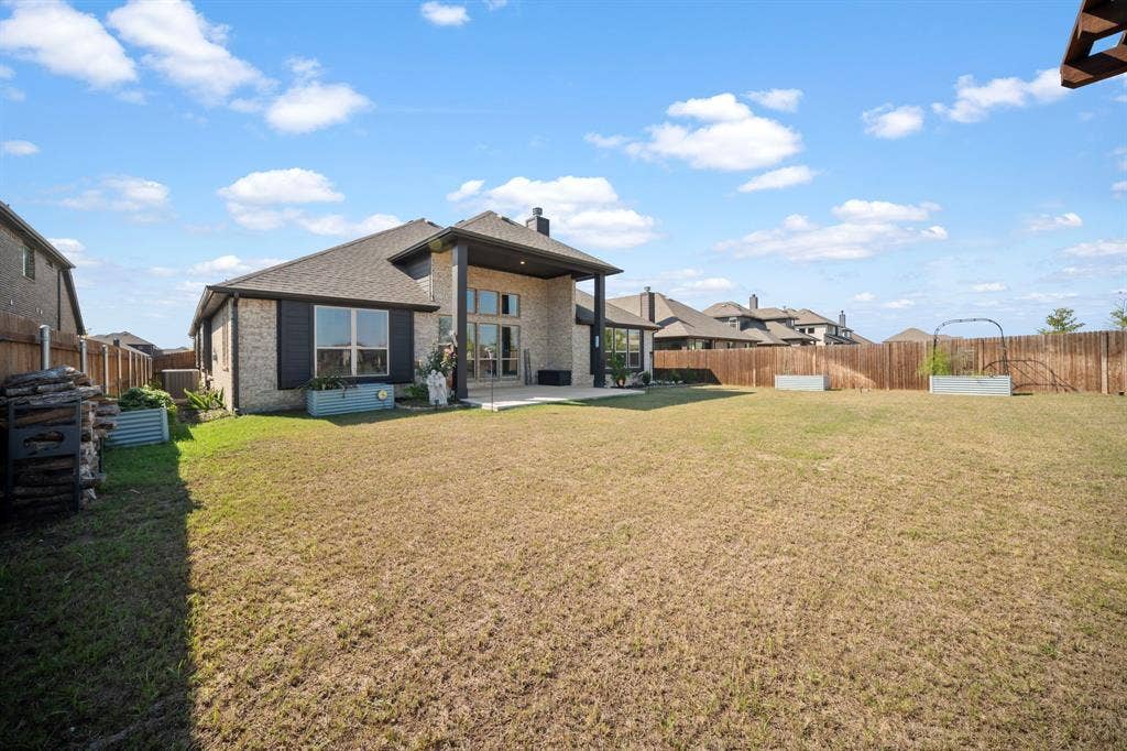 645 Winters Drive, Waxahachie, TX 75165 645 Winters Drive, Waxahachie, TX 75165