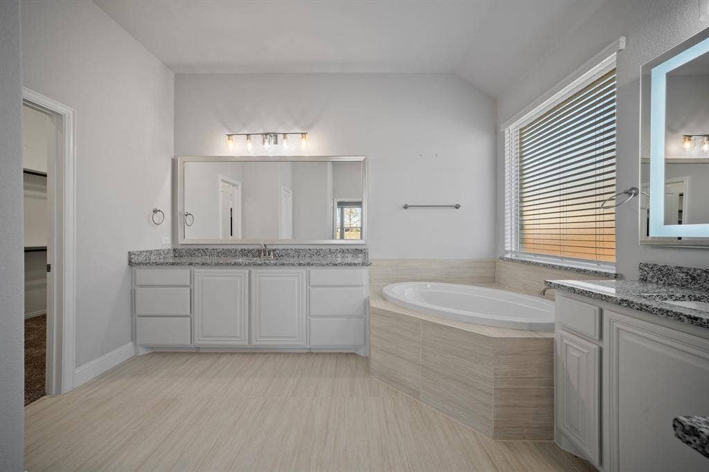 645 Winters Drive, Waxahachie, TX 75165 645 Winters Drive, Waxahachie, TX 75165