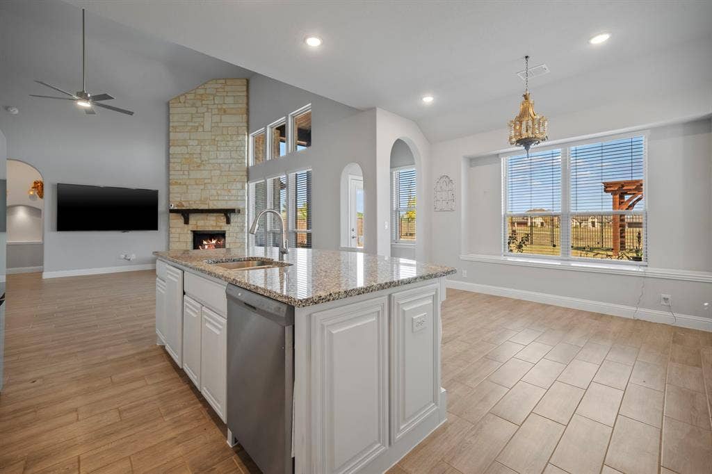 645 Winters Drive, Waxahachie, TX 75165 645 Winters Drive, Waxahachie, TX 75165