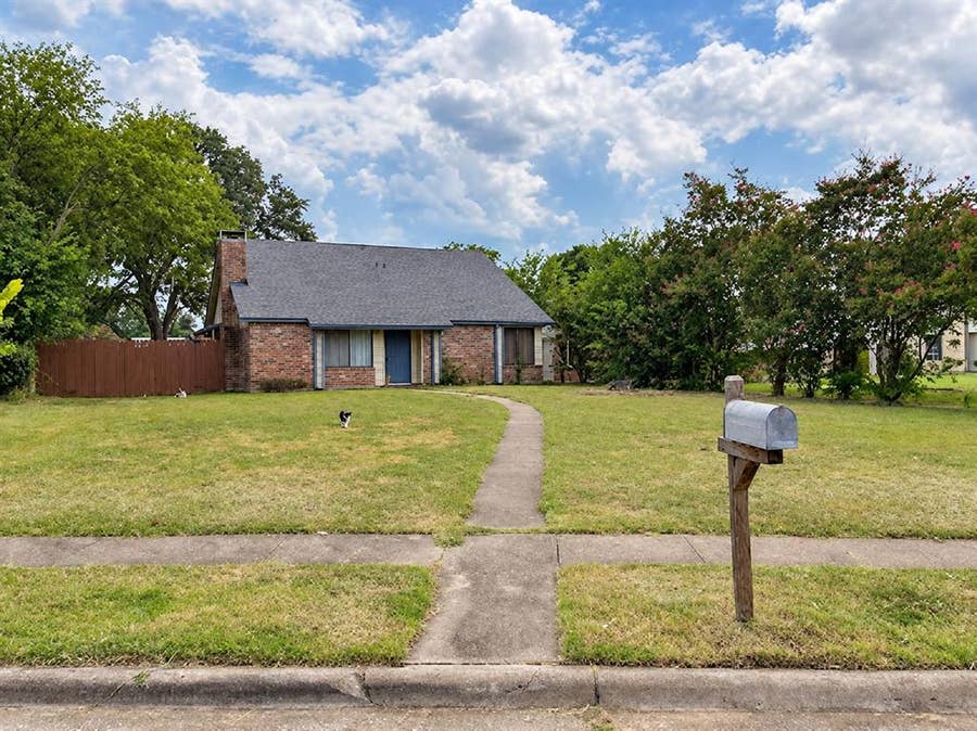 Property photo for 2926 Bonanza Lane, Garland, TX