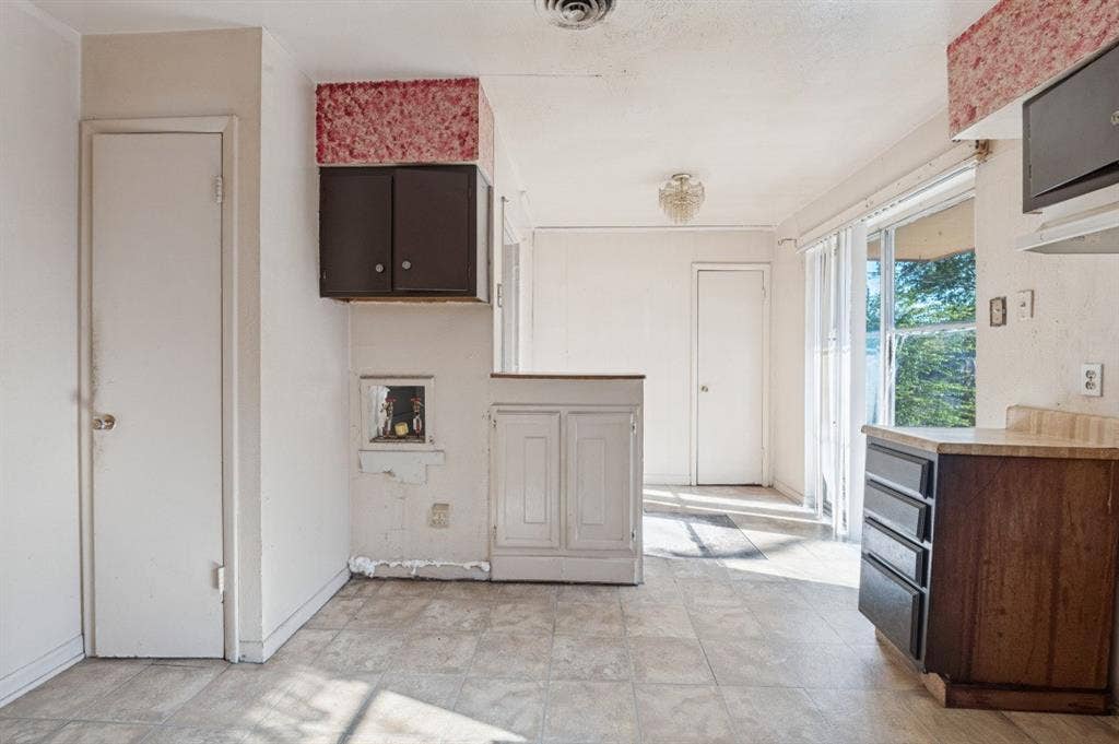 7642 Woodspan Drive, Dallas, TX 75232 7642 Woodspan Drive, Dallas, TX 75232