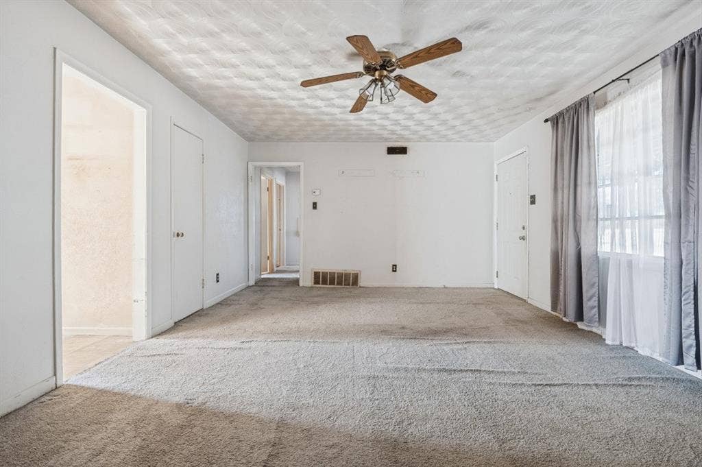7642 Woodspan Drive, Dallas, TX 75232 7642 Woodspan Drive, Dallas, TX 75232