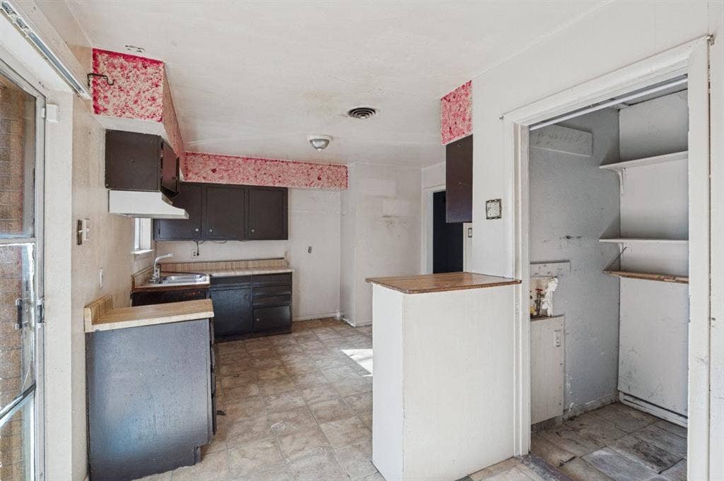 7642 Woodspan Drive, Dallas, TX 75232 7642 Woodspan Drive, Dallas, TX 75232
