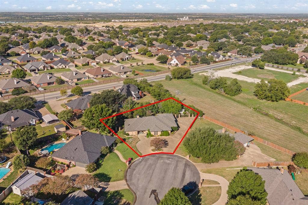 1605 Heather Court, Cleburne, TX 76033