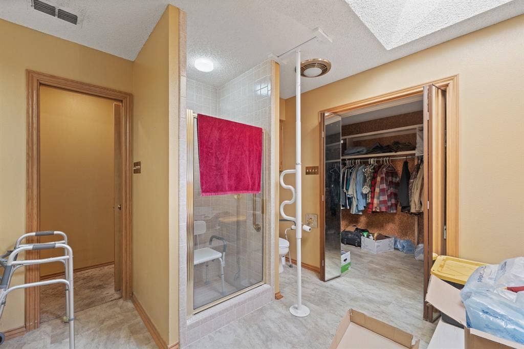 1605 Heather Court, Cleburne, TX 76033