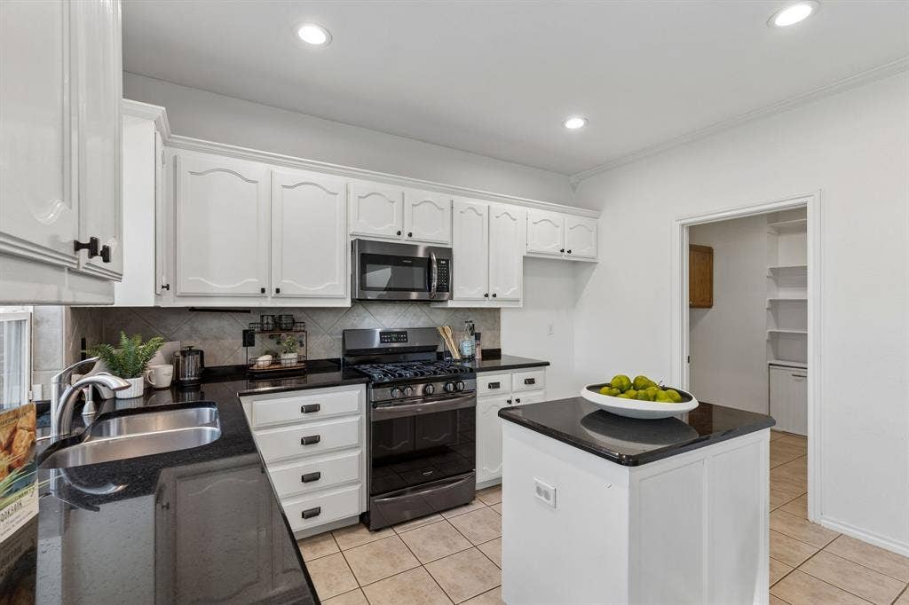 3737 Brandywine Lane, Fort Worth, TX 76244
