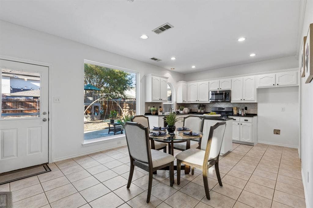 3737 Brandywine Lane, Fort Worth, TX 76244