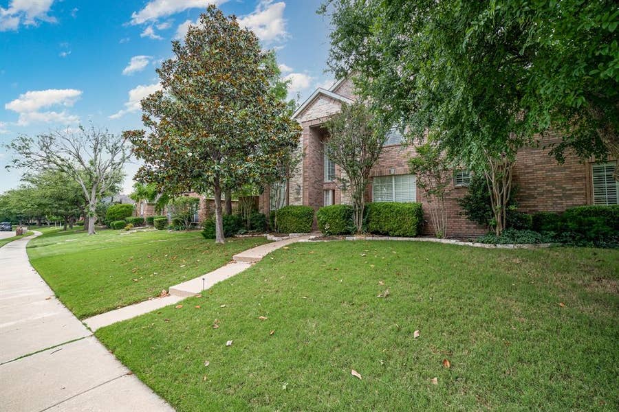 Property photo for 1800 Montura Lane, Frisco, TX