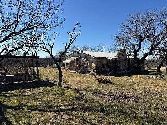 Property photo for 711 S Avenue E Avenue, Lueders, TX