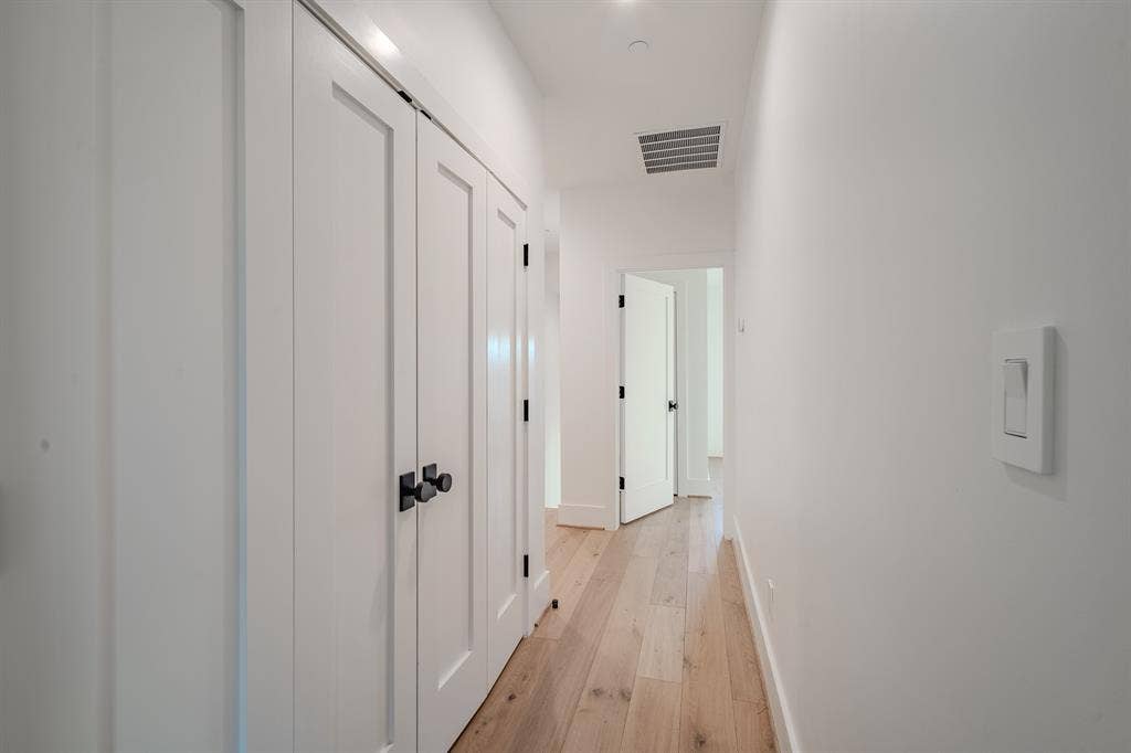 4112 Druid Lane, #4, University Park, TX 75205 Laundry room behind doors