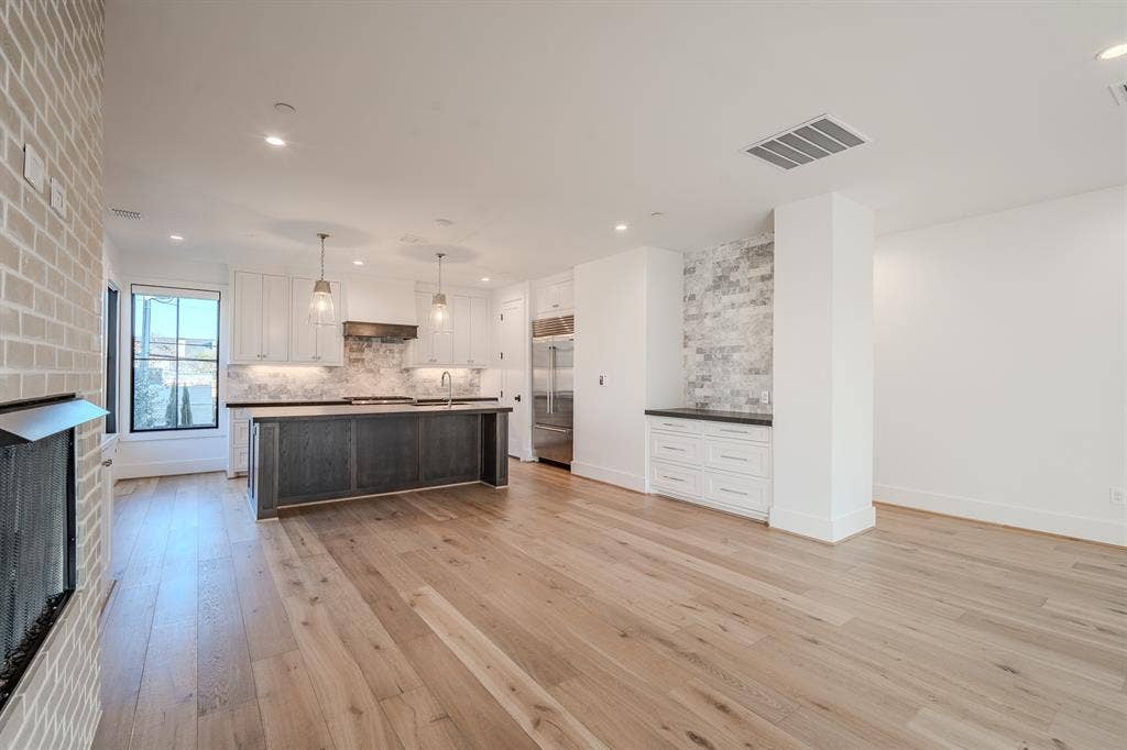 4112 Druid Lane, #4, University Park, TX 75205 4112 Druid Lane, #4, University Park, TX 75205