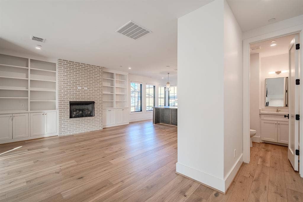 4112 Druid Lane, #4, University Park, TX 75205 4112 Druid Lane, #4, University Park, TX 75205