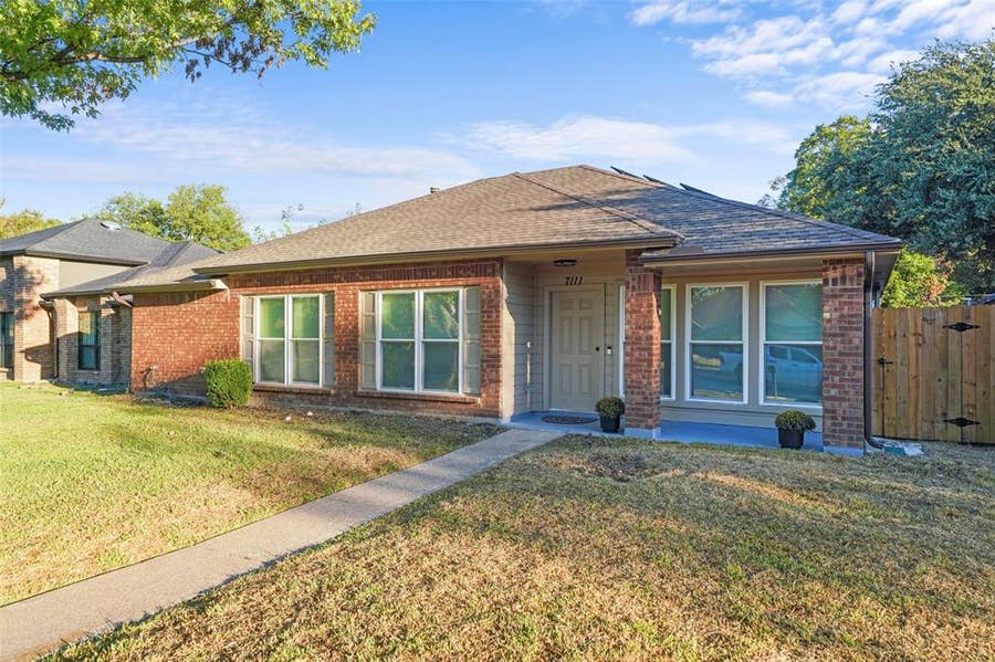 Property photo for 7111 Vinland Street, Dallas, TX