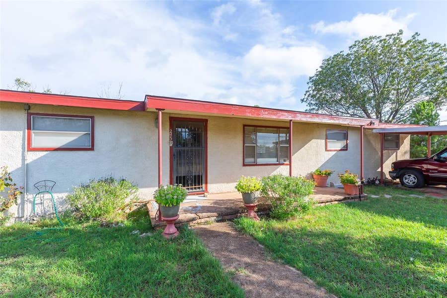 Property photo for 245 Concho Street, Tye, TX