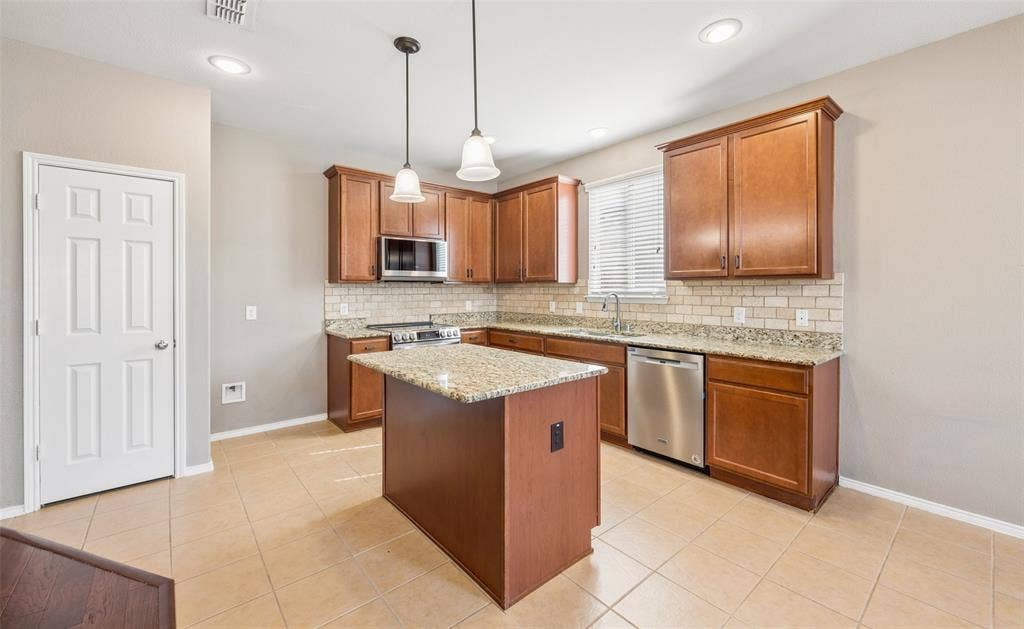 409 Mariscal Place, Fort Worth, TX 76131 409 Mariscal Place, Fort Worth, TX 76131