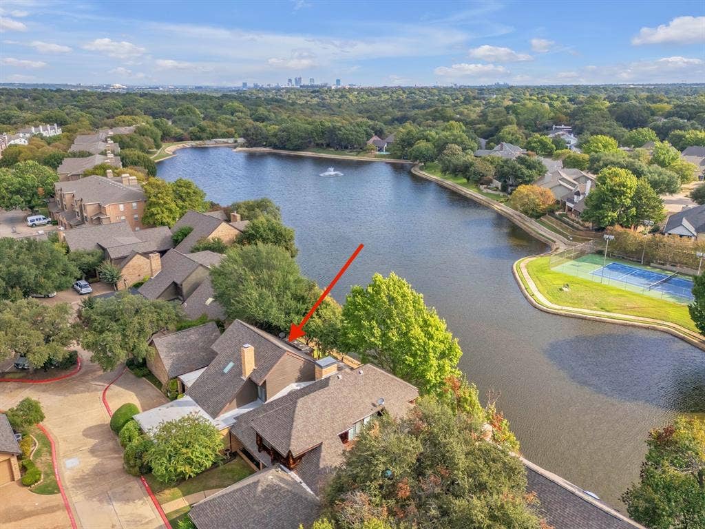 Fabulous location on the lake