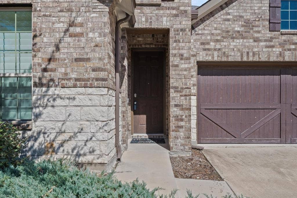 2157 Bailey Street, Carrollton, TX 75010