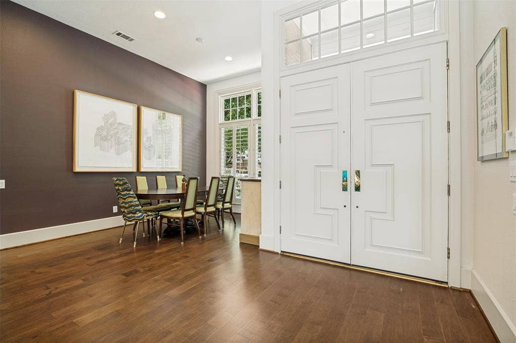 5904 Kensington Drive, Plano, TX 75093 Bright, open entry. Formal dining on the right.