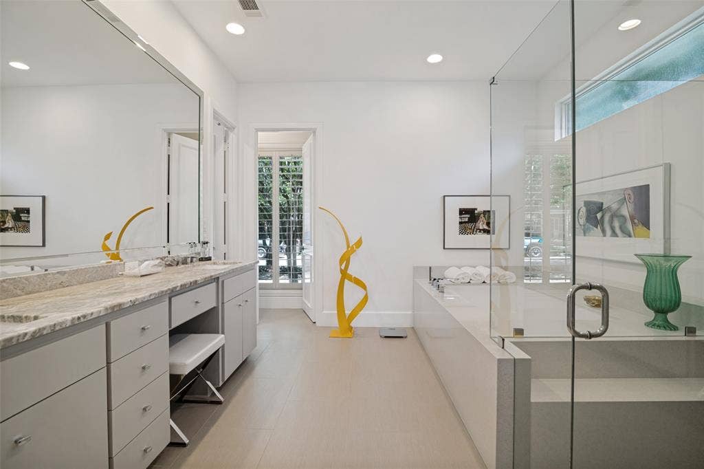 5904 Kensington Drive, Plano, TX 75093 Sleek and modern master bath