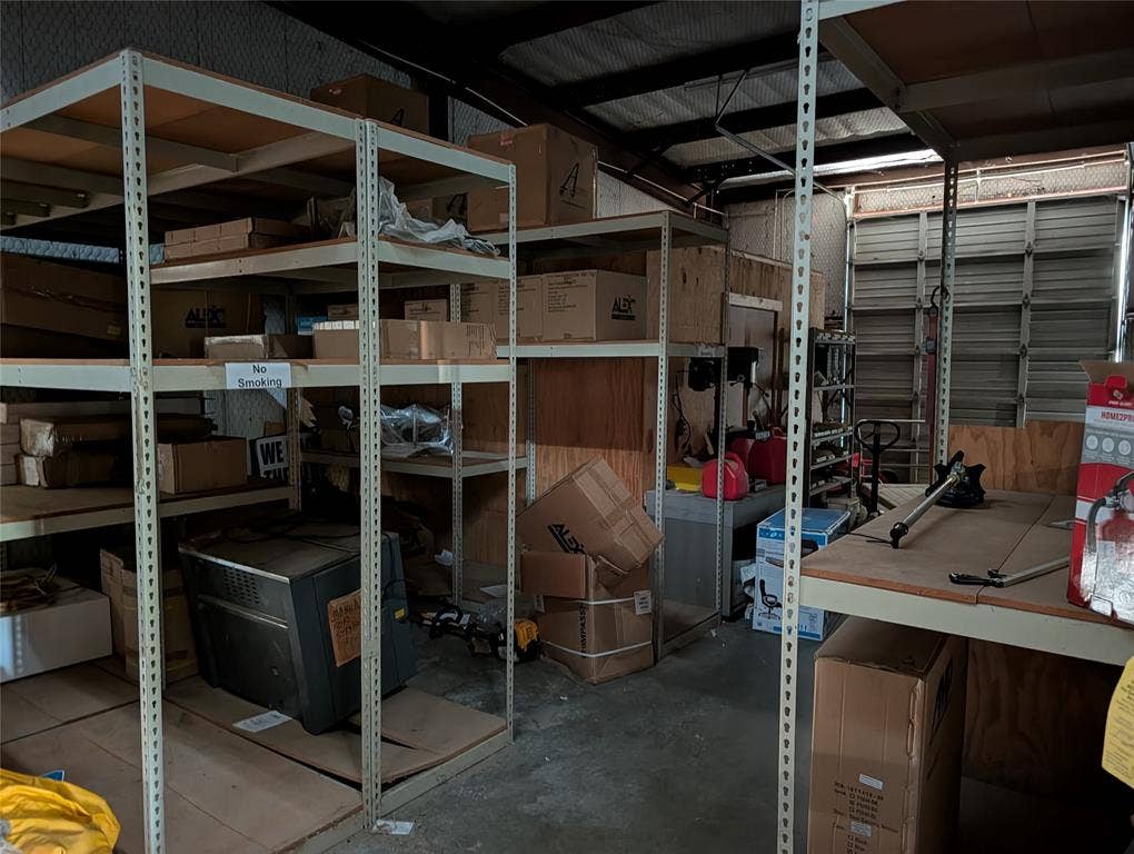 735 W Main Street, Gun Barrel City, TX 75156 735 W Main Street, Gun Barrel City, TX 75156