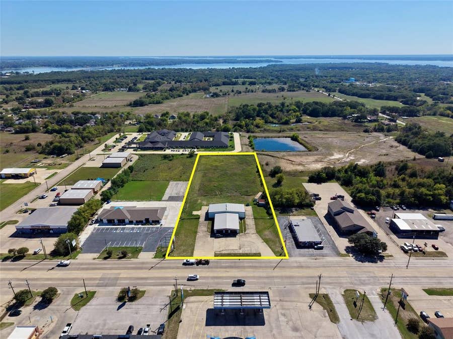 Property photo for 735 W Main Street, Gun Barrel City, TX