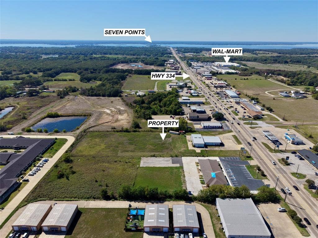 735 W Main Street, Gun Barrel City, TX 75156 735 W Main Street, Gun Barrel City, TX 75156