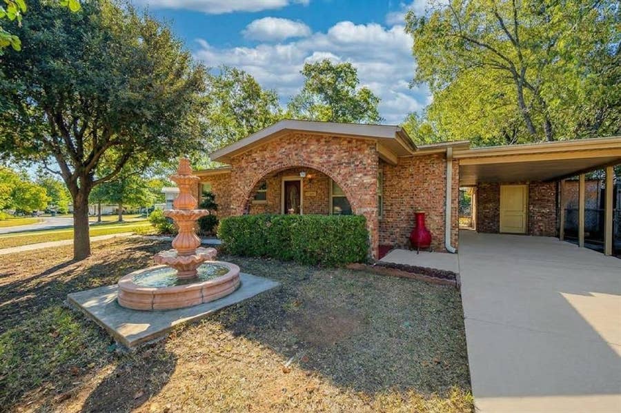 Property photo for 4712 Laverda Drive, Haltom City, TX