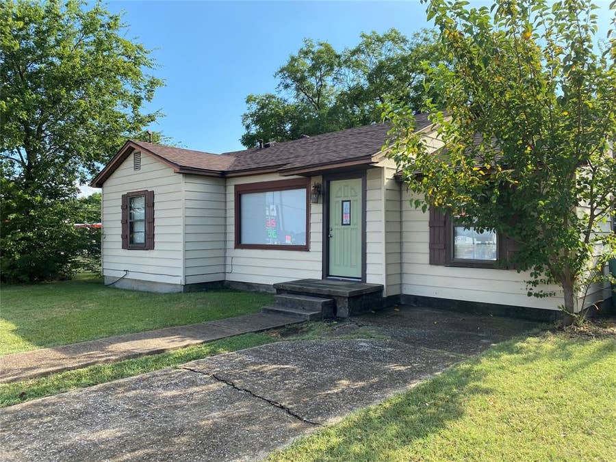 Property photo for 1910 N Travis Street, Sherman, TX