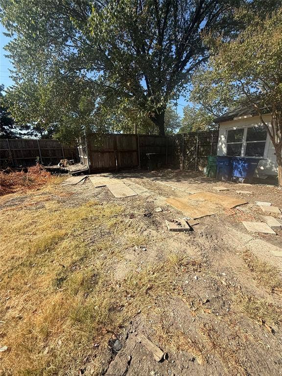 1800 Cottonwood Road, Carrollton, TX 75006