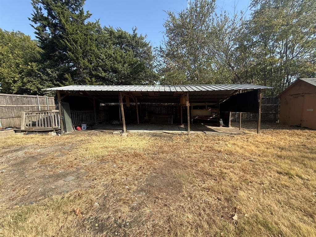 1800 Cottonwood Road, Carrollton, TX 75006