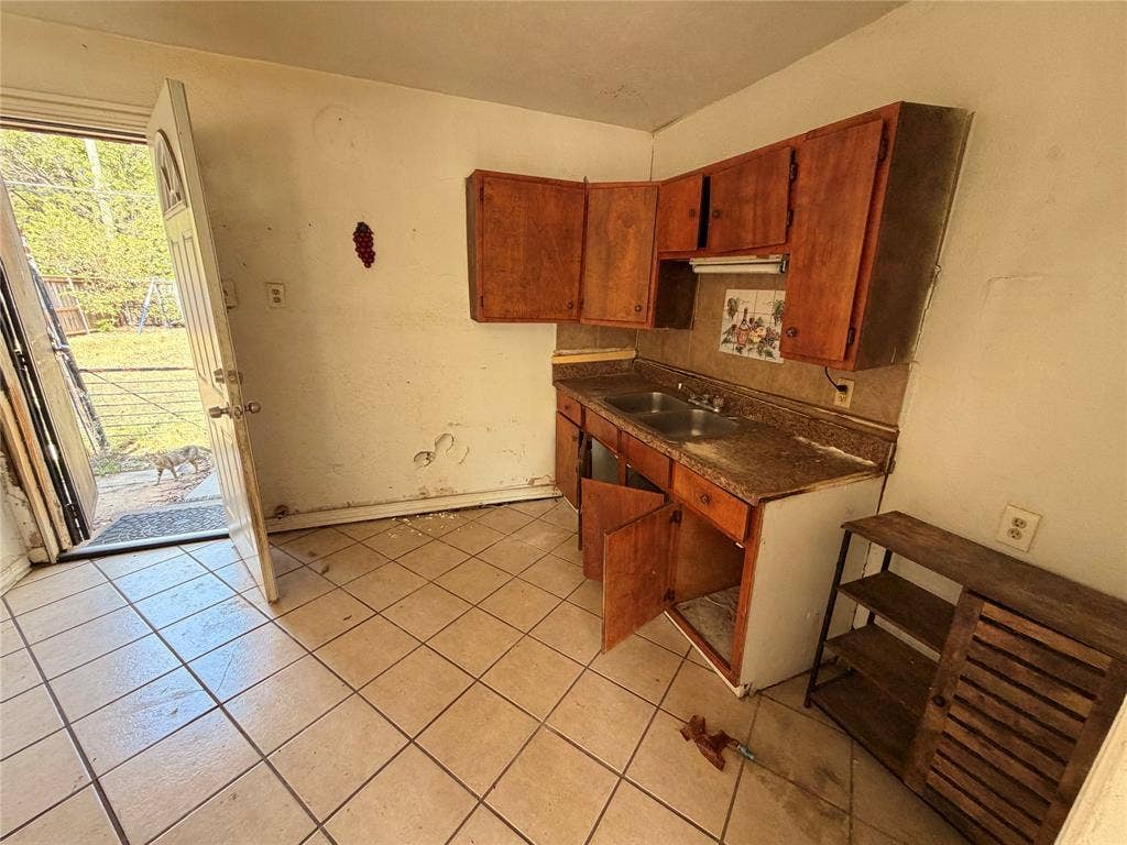 8109 Burroaks Drive, Dallas, TX 75217 8109 Burroaks Drive, Dallas, TX 75217