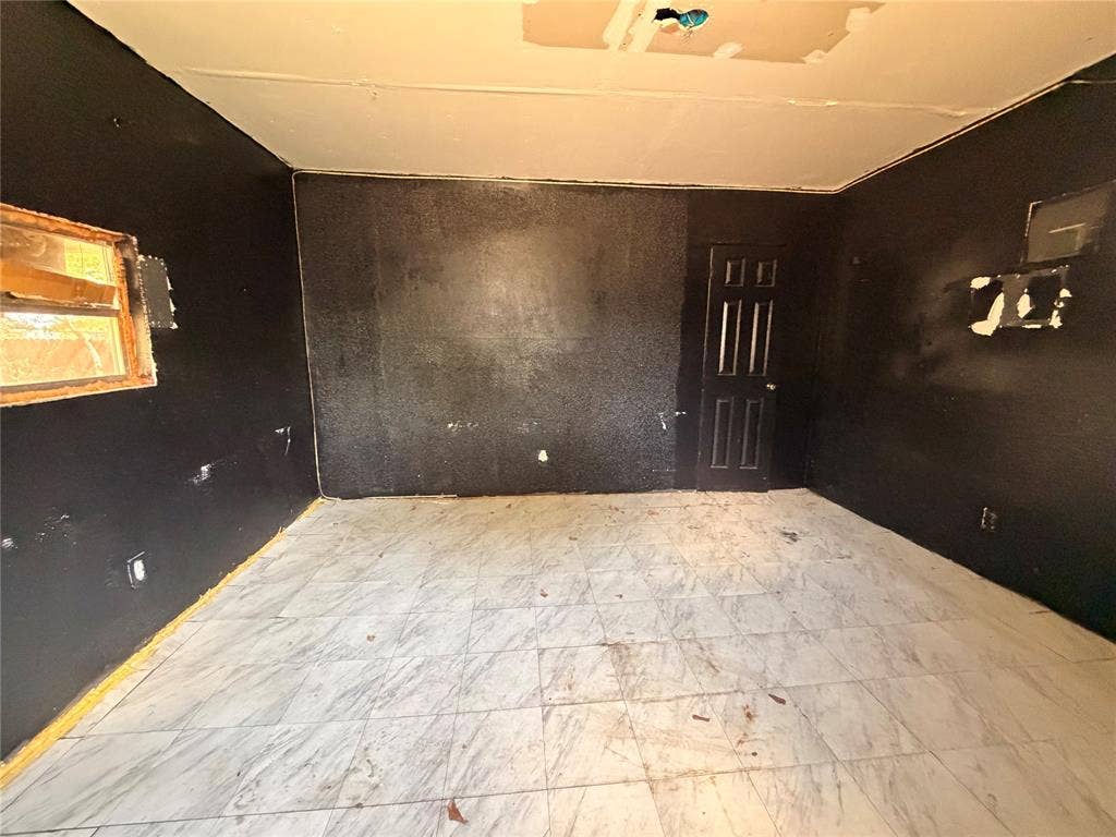 8109 Burroaks Drive, Dallas, TX 75217 8109 Burroaks Drive, Dallas, TX 75217