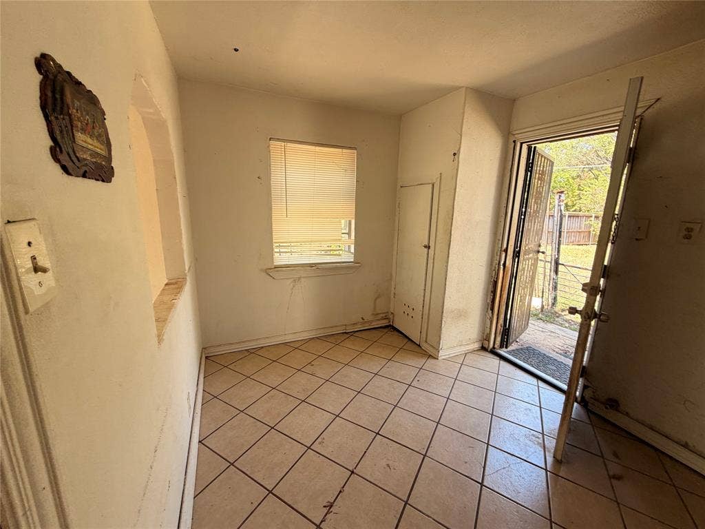 8109 Burroaks Drive, Dallas, TX 75217 8109 Burroaks Drive, Dallas, TX 75217