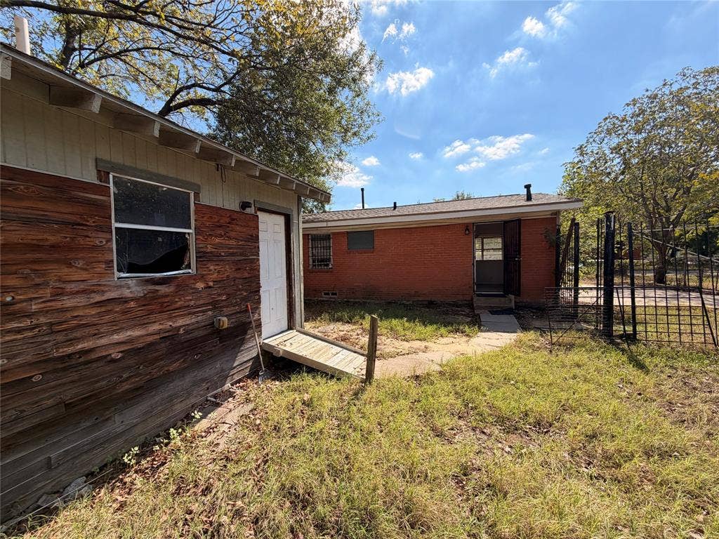 8109 Burroaks Drive, Dallas, TX 75217 8109 Burroaks Drive, Dallas, TX 75217